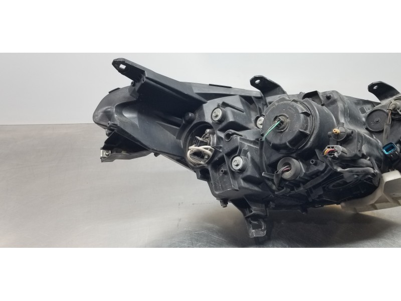 Recambio de faro izquierdo para citroen c-crosser exclusive referencia OEM IAM 6208H0  