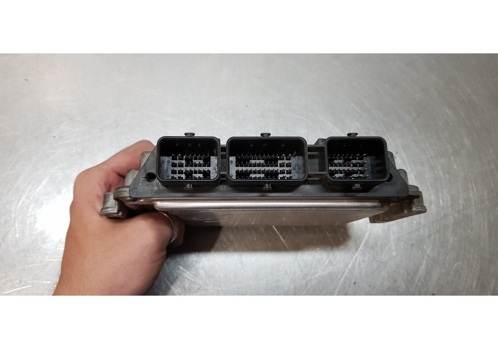 Recambio de centralita motor uce para renault megane ii familiar authentique confort referencia OEM IAM 8200310863  