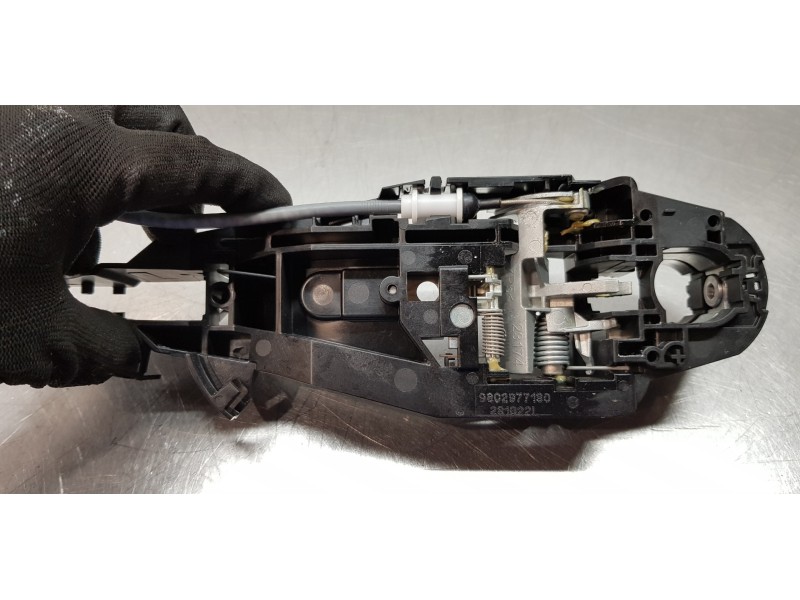 Recambio de cerradura puerta delantera derecha para peugeot 2008 (p1) allure referencia OEM IAM 9830558880  