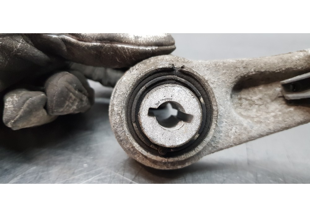 Recambio de brazo suspension superior trasero derecho para jaguar xf r-sport awd referencia OEM IAM T2H17173  