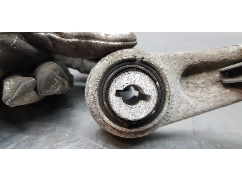 Recambio de brazo suspension superior trasero derecho para jaguar xf r-sport awd referencia OEM IAM T2H17173  