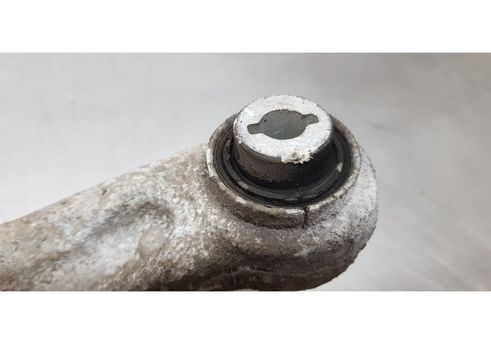 Recambio de brazo suspension superior trasero derecho para jaguar xf r-sport awd referencia OEM IAM T2H17173  