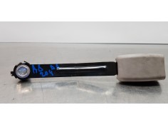 Recambio de enganche del cinturon delantero der para ssangyong rodius xdi limited referencia OEM IAM 7466221010ACX  
