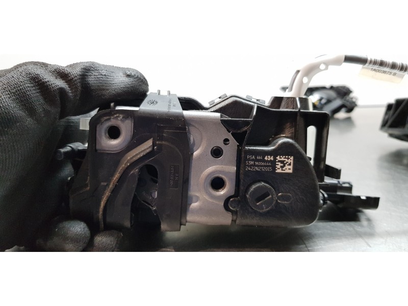 Recambio de cerradura puerta trasera derecha para peugeot 2008 (p1) allure referencia OEM IAM 9830559380  