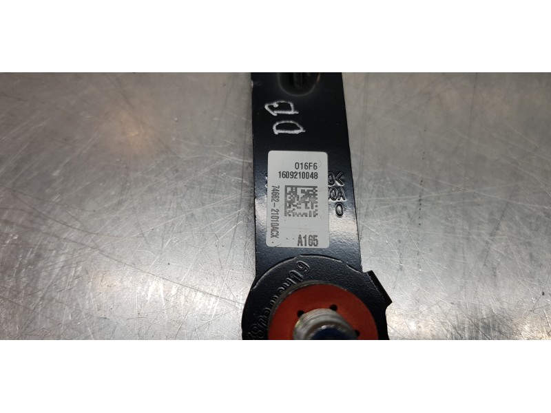 Recambio de enganche del cinturon delantero der para ssangyong rodius xdi limited referencia OEM IAM 7466221010ACX  