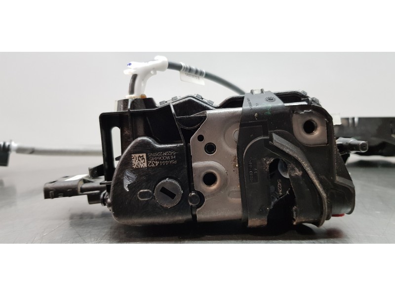Recambio de cerradura puerta trasera izquierda para peugeot 2008 (p1) allure referencia OEM IAM 9830560180  