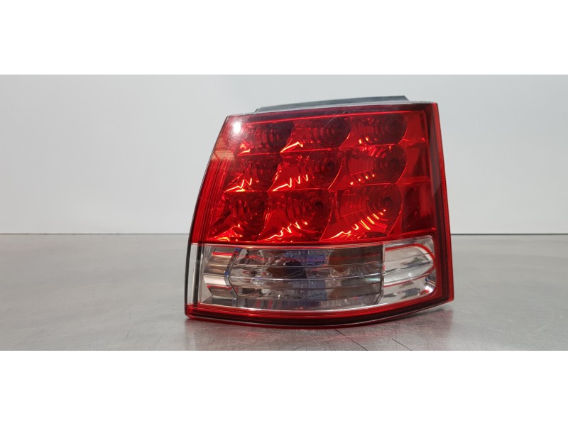 Recambio de piloto trasero derecho para citroen c-crosser exclusive referencia OEM IAM 6351EG  