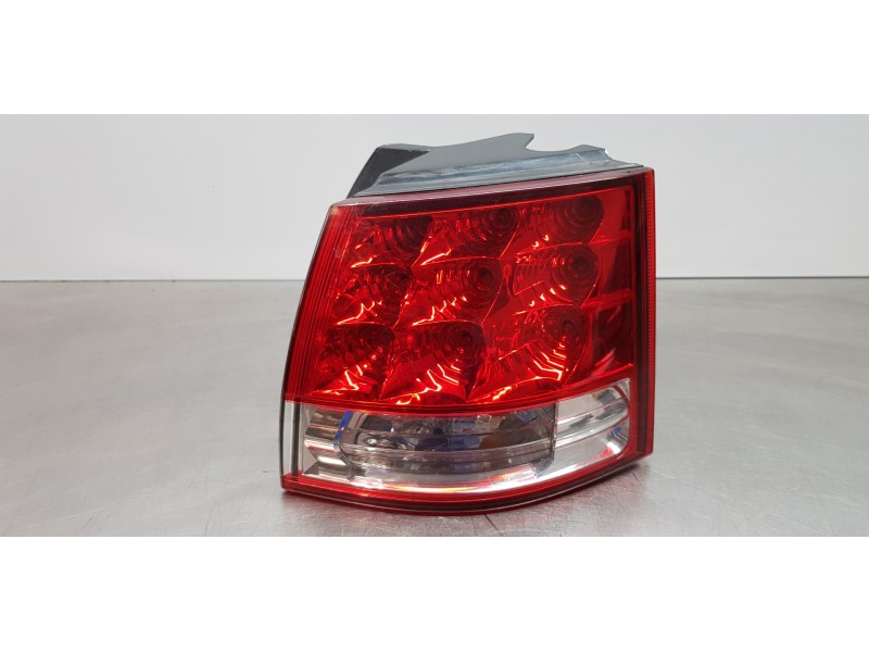 Recambio de piloto trasero derecho para citroen c-crosser exclusive referencia OEM IAM 6351EG  