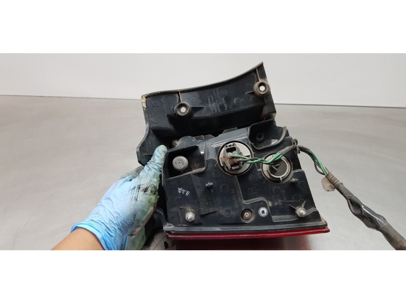 Recambio de piloto trasero derecho para citroen c-crosser exclusive referencia OEM IAM 6351EG  