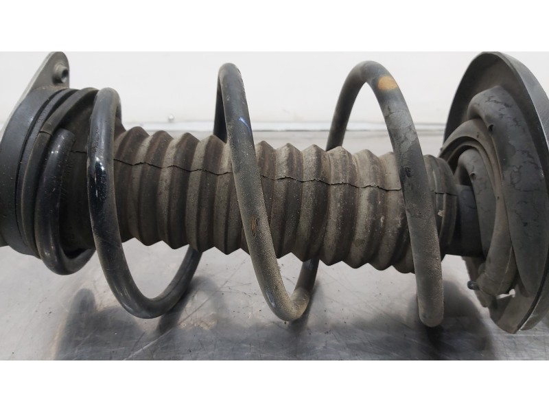 Recambio de amortiguador delantero derecho para renault clio iv life referencia OEM IAM 543022511R  