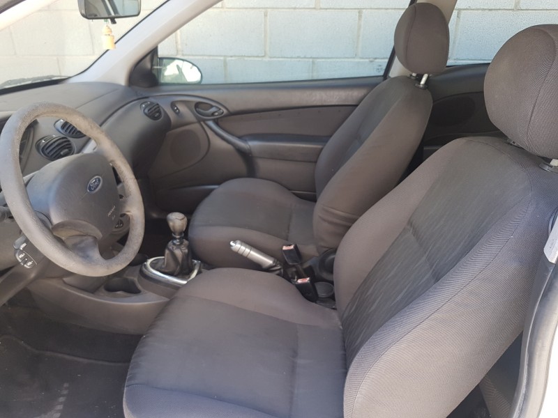 ford focus berlina (cak) del año 2004