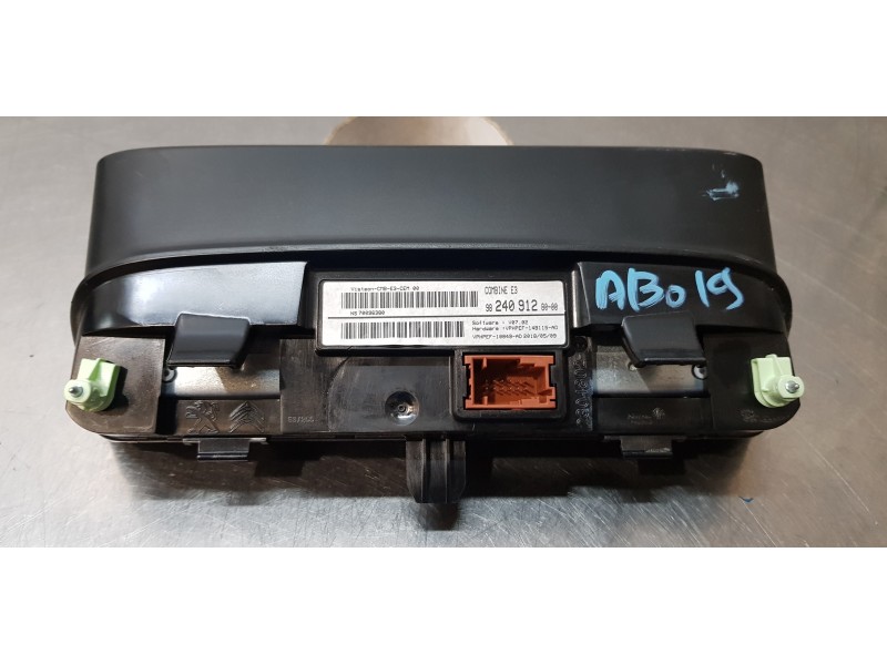 Recambio de cuadro instrumentos para citroen c4 cactus live referencia OEM IAM 9824091280   Recambio de cuadro instrumentos para citroen c4 cactus live referencia OEM IAM 9824091280
