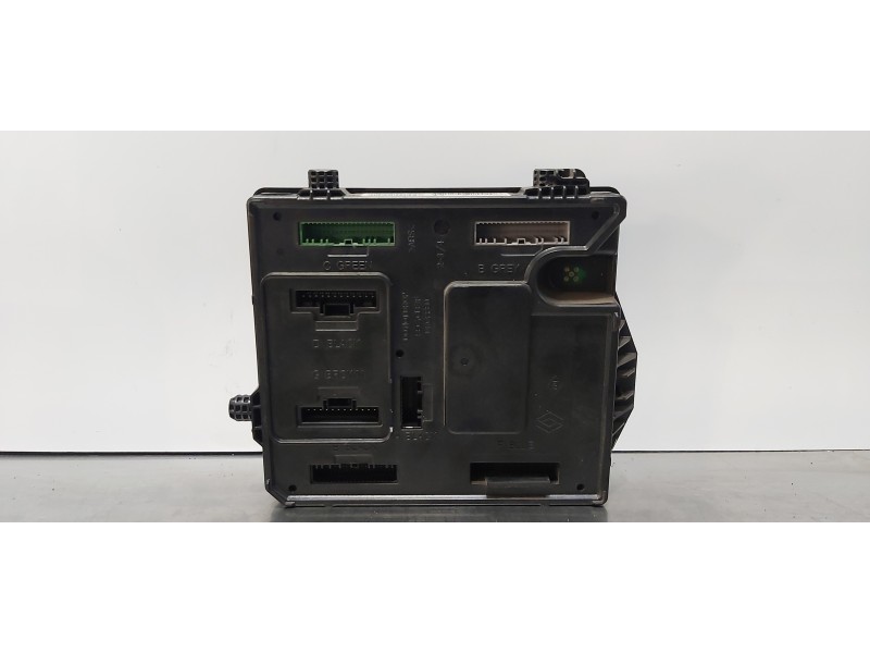 Recambio de caja reles / fusibles para renault scenic iii dynamique referencia OEM IAM 284B17288R   Recambio de caja reles / fusibles para renault scenic iii dynamique referencia OEM IAM 284B17288R