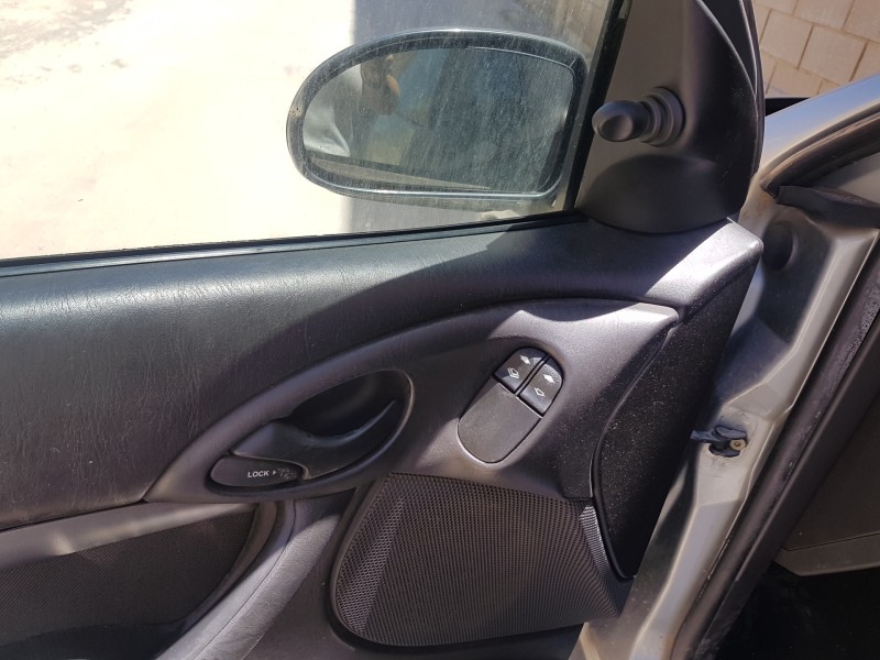 ford focus berlina (cak) del año 2004