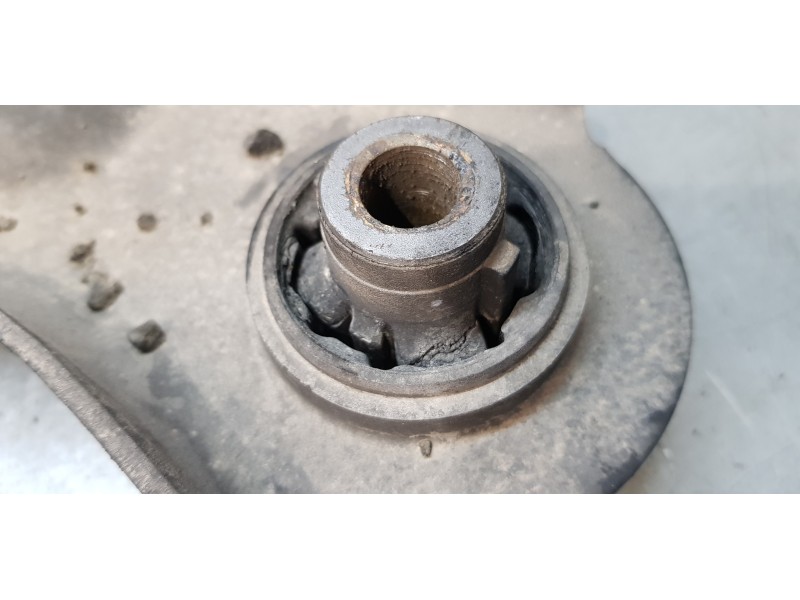 Recambio de brazo suspension inferior delantero izquierdo para citroen c4 picasso seduction referencia OEM IAM 9678311380  