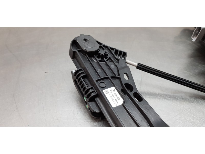 Recambio de elevalunas delantero derecho para peugeot 2008 (p1) allure referencia OEM IAM 9828130680  