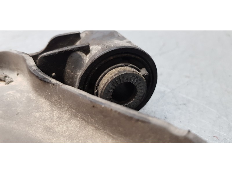 Recambio de brazo suspension inferior delantero izquierdo para citroen c4 picasso seduction referencia OEM IAM 9678311380  