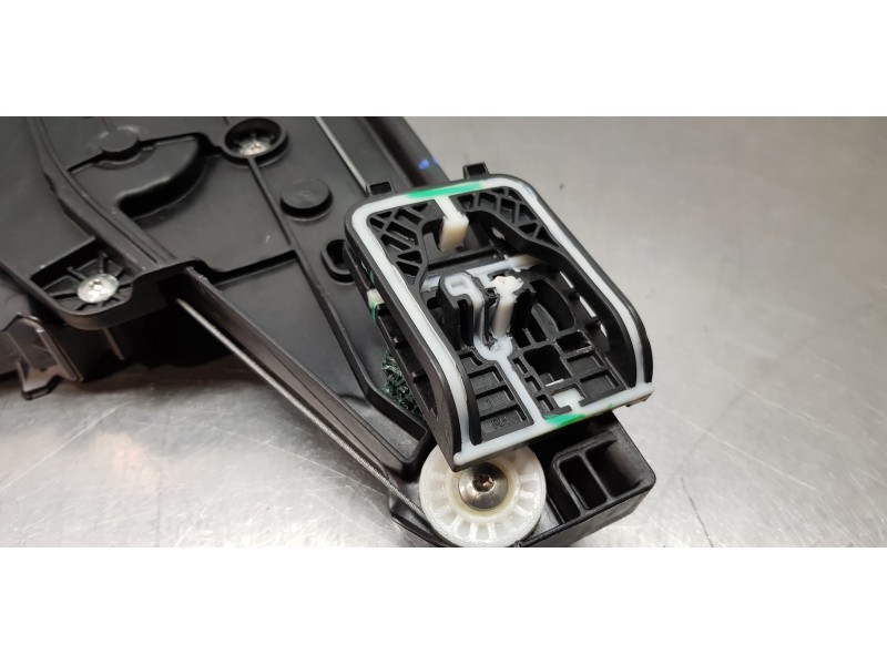 Recambio de elevalunas delantero derecho para peugeot 2008 (p1) allure referencia OEM IAM 9828130680  