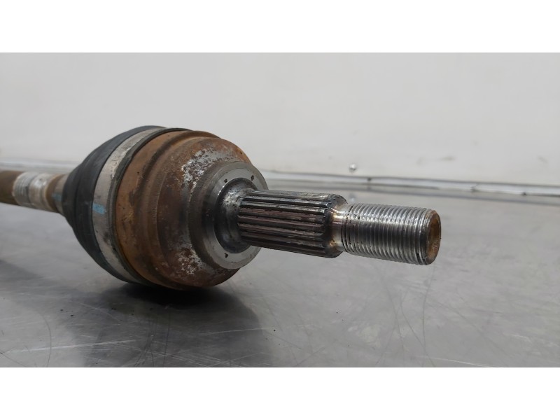 Recambio de transmision delantera derecha para renault clio iv life referencia OEM IAM 391009101R  