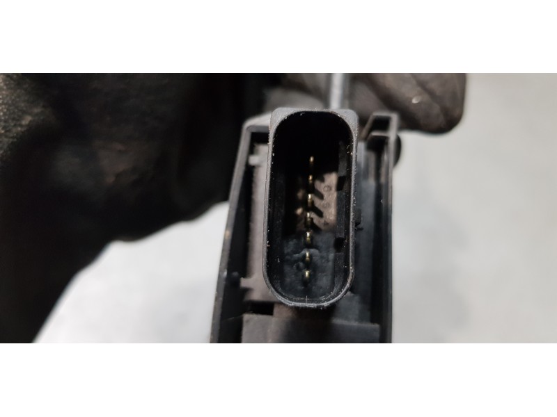 Recambio de cerradura puerta delantera derecha para citroen c4 picasso seduction referencia OEM IAM 9810310280  