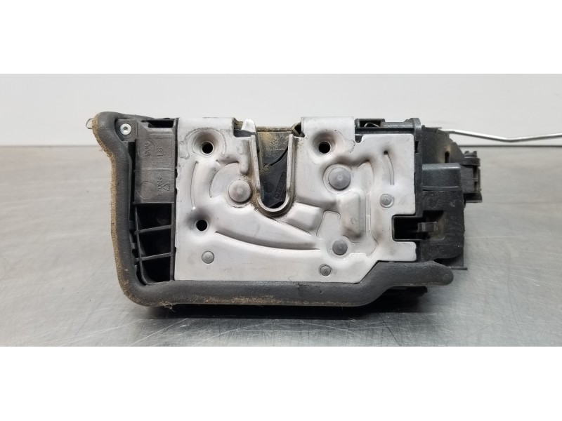 Recambio de cerradura puerta trasera izquierda para bmw serie x1 (f48) sdrive18d referencia OEM IAM 51227281939  