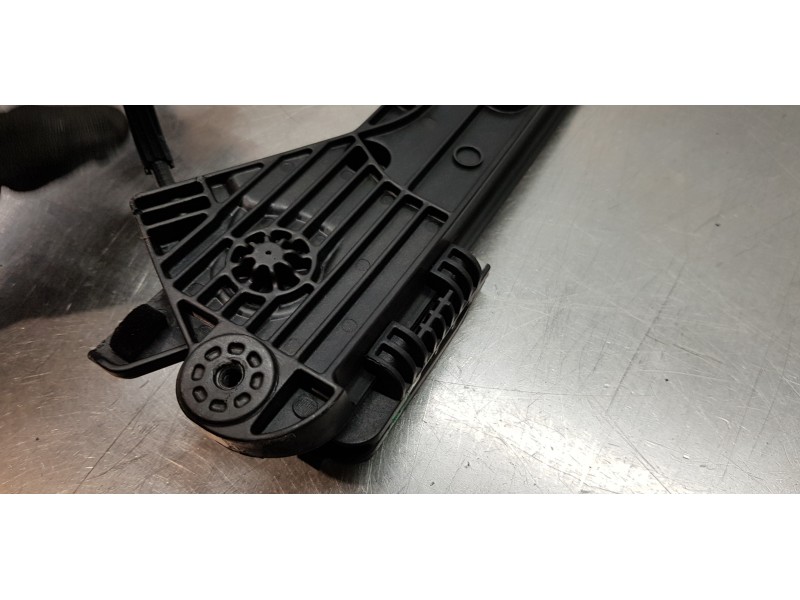 Recambio de elevalunas delantero izquierdo para peugeot 2008 (p1) allure referencia OEM IAM 9828130780  