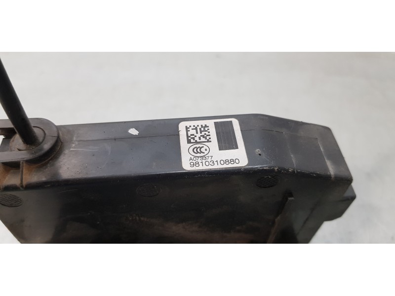 Recambio de cerradura puerta trasera izquierda para citroen c4 picasso seduction referencia OEM IAM 9810310880  