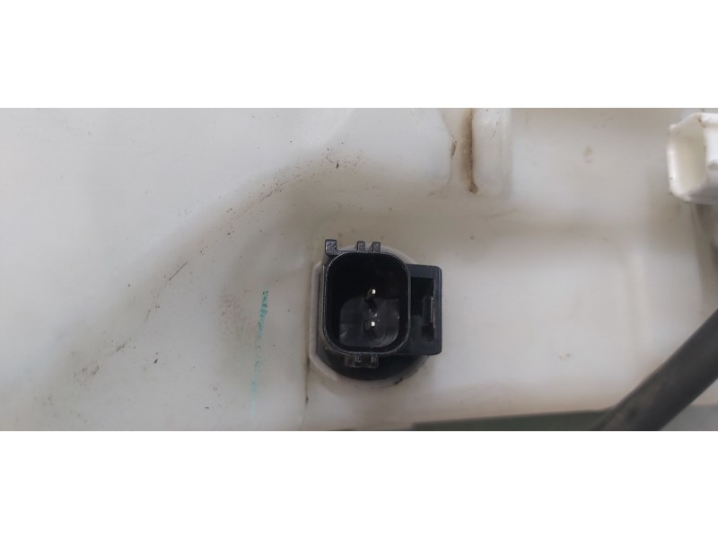 Recambio de deposito limpia para jaguar xf r-sport awd referencia OEM IAM T2H8377  