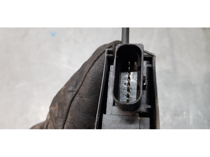 Recambio de cerradura puerta trasera izquierda para citroen c4 picasso seduction referencia OEM IAM 9810310880  