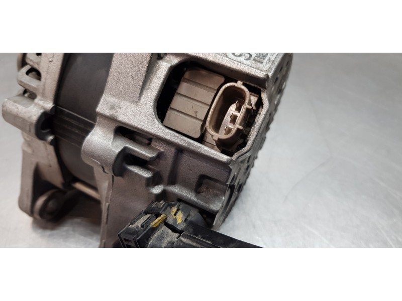 Recambio de alternador para mazda 3 lim. () luxury referencia OEM IAM SH0118300A A2TX6781 