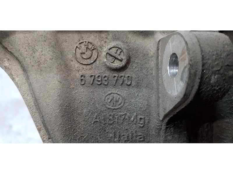 Recambio de mangueta trasera derecha para bmw serie 5 lim. (f10) 530d referencia OEM IAM 6793770  