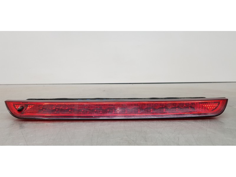 Recambio de luz central de freno para peugeot 2008 (p1) allure referencia OEM IAM   