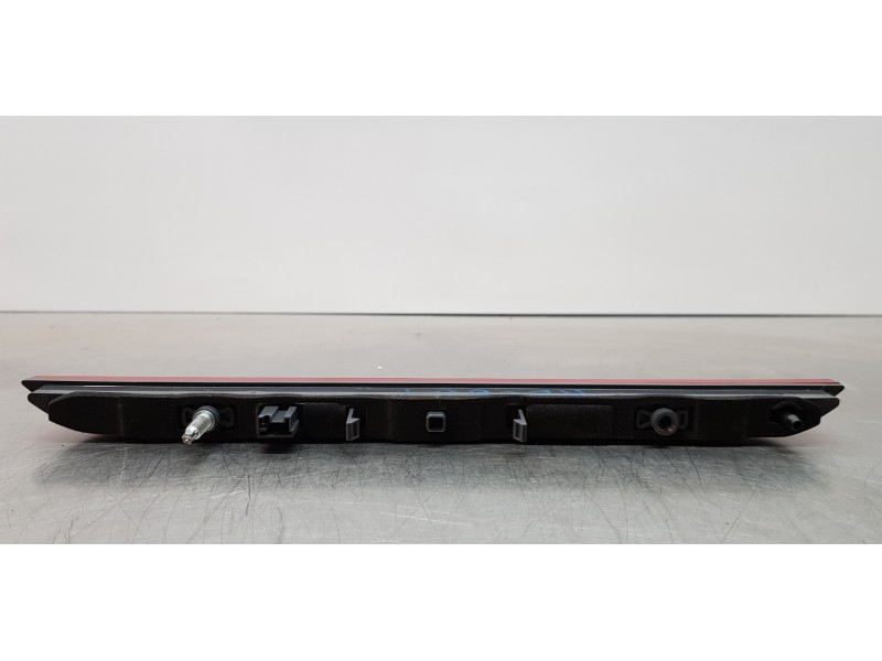 Recambio de luz central de freno para peugeot 2008 (p1) allure referencia OEM IAM   
