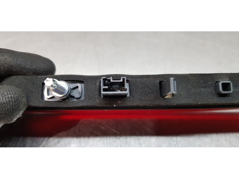 Recambio de luz central de freno para peugeot 2008 (p1) allure referencia OEM IAM   