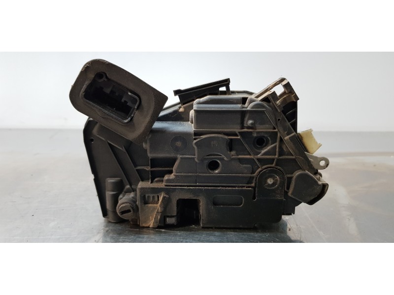 Recambio de cerradura puerta trasera izquierda para volkswagen jetta (162) sport referencia OEM IAM 5K4839015F   Recambio de cerradura puerta trasera izquierda para volkswagen jetta (162) sport referencia OEM IAM 5K4839015F