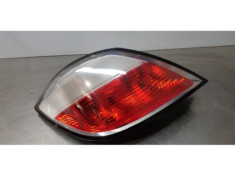 Recambio de piloto trasero izquierdo para opel astra h berlina enjoy referencia OEM IAM 24451835  