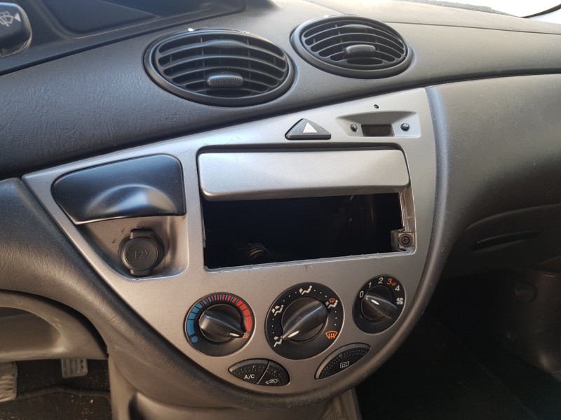 ford focus berlina (cak) del año 2004