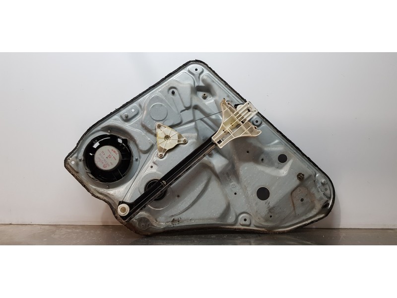 Recambio de elevalunas trasero izquierdo para volkswagen passat berlina (3b3) comfortline referencia OEM IAM 3B5839755C   Recambio de elevalunas trasero izquierdo para volkswagen passat berlina (3b3) comfortline referencia OEM IAM 3B5839755C