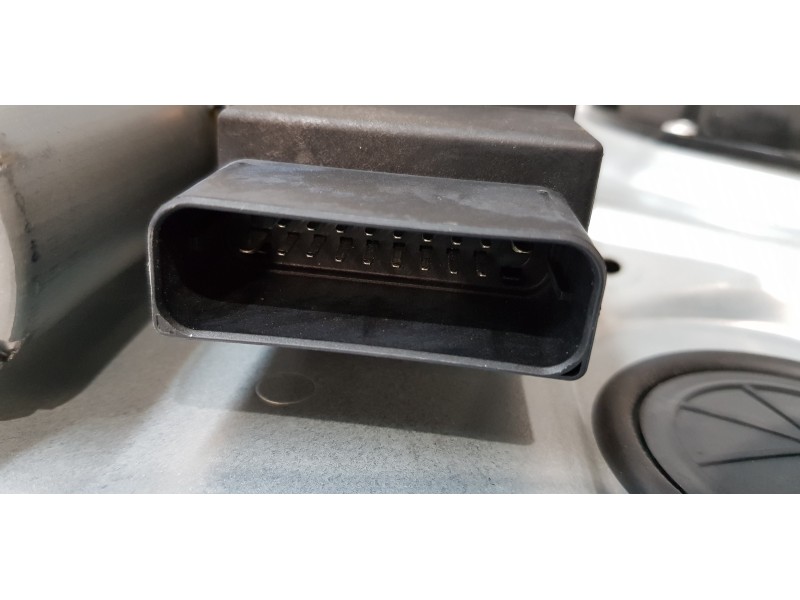 Recambio de elevalunas trasero izquierdo para volkswagen passat berlina (3b3) comfortline referencia OEM IAM 3B5839755C   Recambio de elevalunas trasero izquierdo para volkswagen passat berlina (3b3) comfortline referencia OEM IAM 3B5839755C