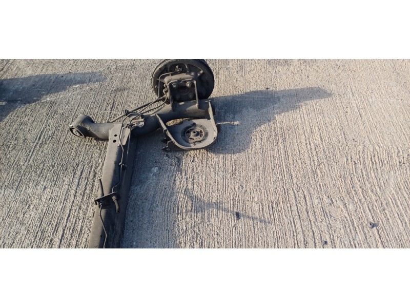 Recambio de puente trasero para dacia lodgy laureate referencia OEM IAM 555117070R  