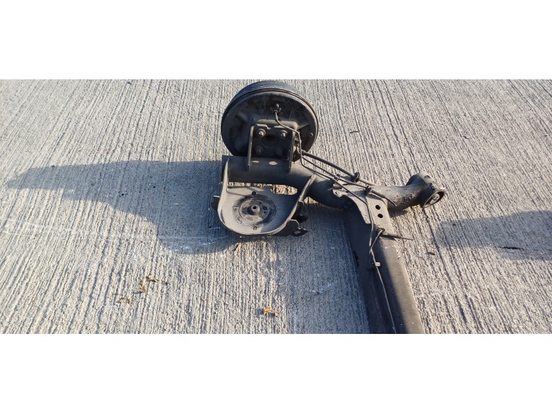 Recambio de puente trasero para dacia lodgy laureate referencia OEM IAM 555117070R  