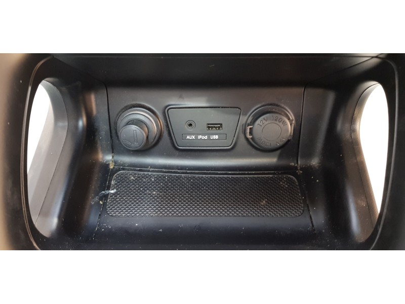 Recambio de apoyabrazos central para hyundai ix35 style 2wd referencia OEM IAM 846112Y0009P   Recambio de apoyabrazos central para hyundai ix35 style 2wd referencia OEM IAM 846112Y0009P