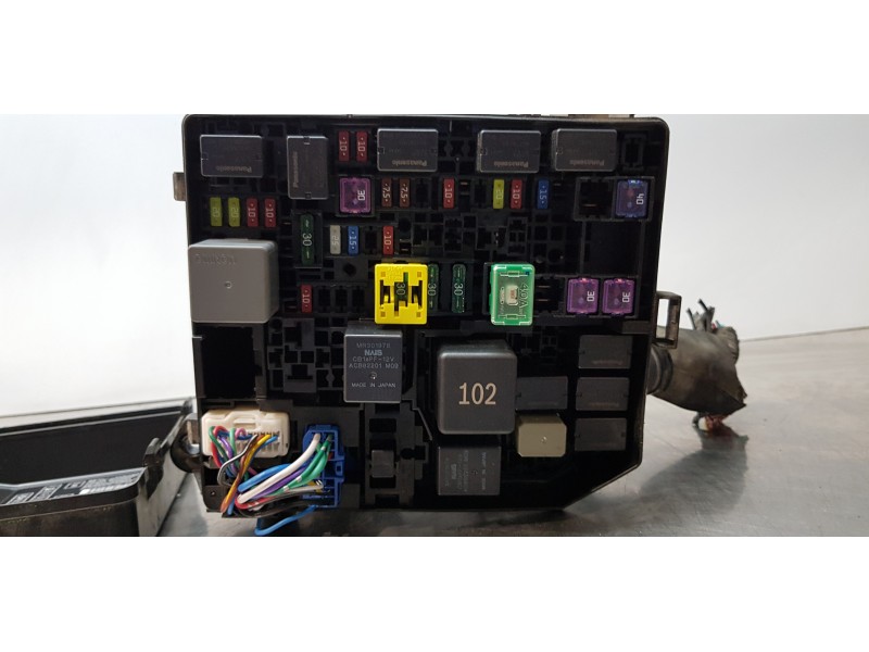 Recambio de caja reles / fusibles para mitsubishi outlander (gf0) motion 4wd referencia OEM IAM 8565A286  