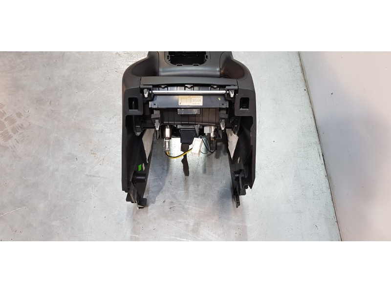 Recambio de apoyabrazos central para hyundai ix35 style 2wd referencia OEM IAM 846112Y0009P   Recambio de apoyabrazos central para hyundai ix35 style 2wd referencia OEM IAM 846112Y0009P