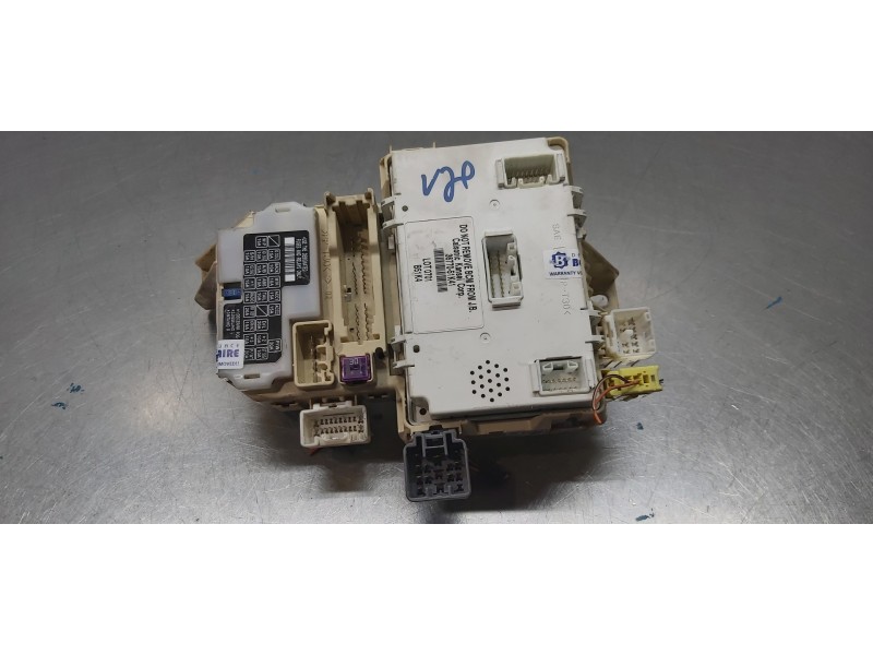 Recambio de caja reles / fusibles para opel agila b enjoy referencia OEM IAM 3677051K41  