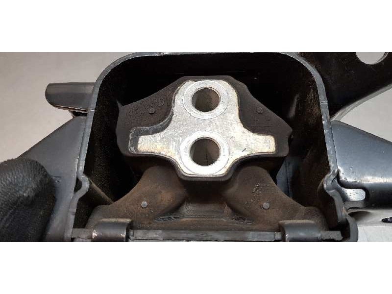 Recambio de soporte motor izquierdo para kia ceed business referencia OEM IAM 21830G4000  