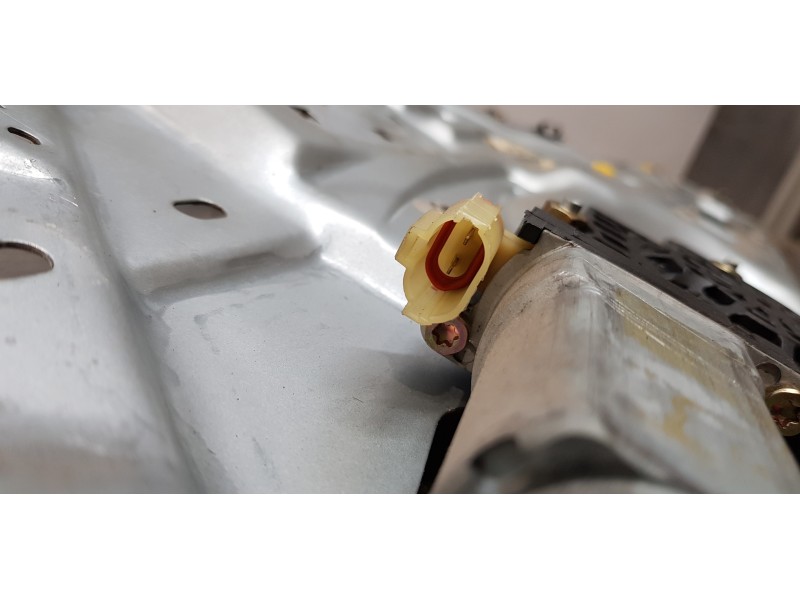 Recambio de elevalunas delantero derecho para kia cerato 1.6 lx berlina (4-ptas.) referencia OEM IAM 824802F020  