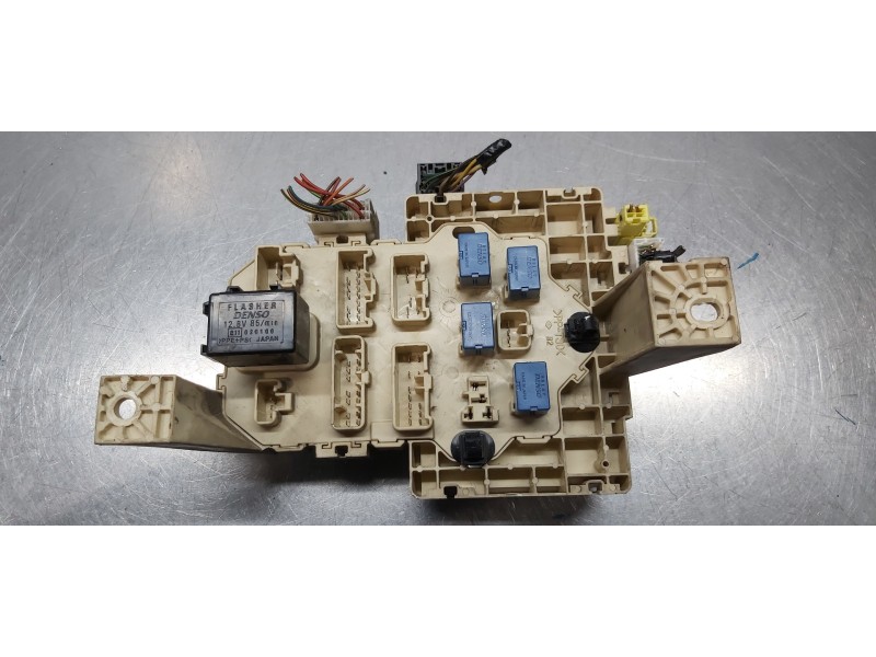 Recambio de caja reles / fusibles para opel agila b enjoy referencia OEM IAM 3677051K41  