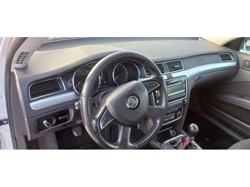 skoda suberb (3t4) del año 2014