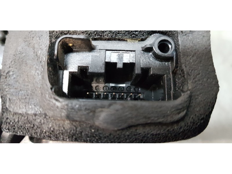 Recambio de cerradura puerta delantera derecha para skoda rapid active referencia OEM IAM 5E1837016A  